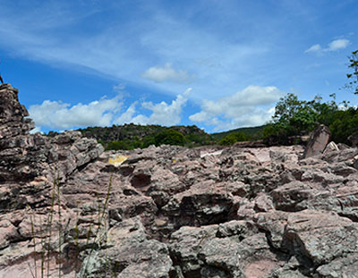 FORMAÇÕES DAS ROCHAS NO RIO RONCADOR